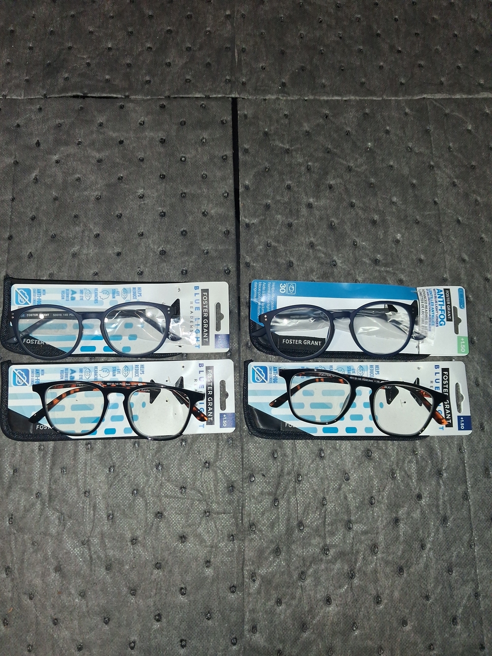The 4 Pack Foster Grant Blue Light Readers with +1.50 strength offer unisex